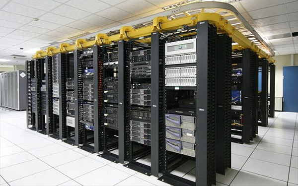 數(shù)據中心智能(néng)配電(diàn)櫃趨勢與應用(yòng)